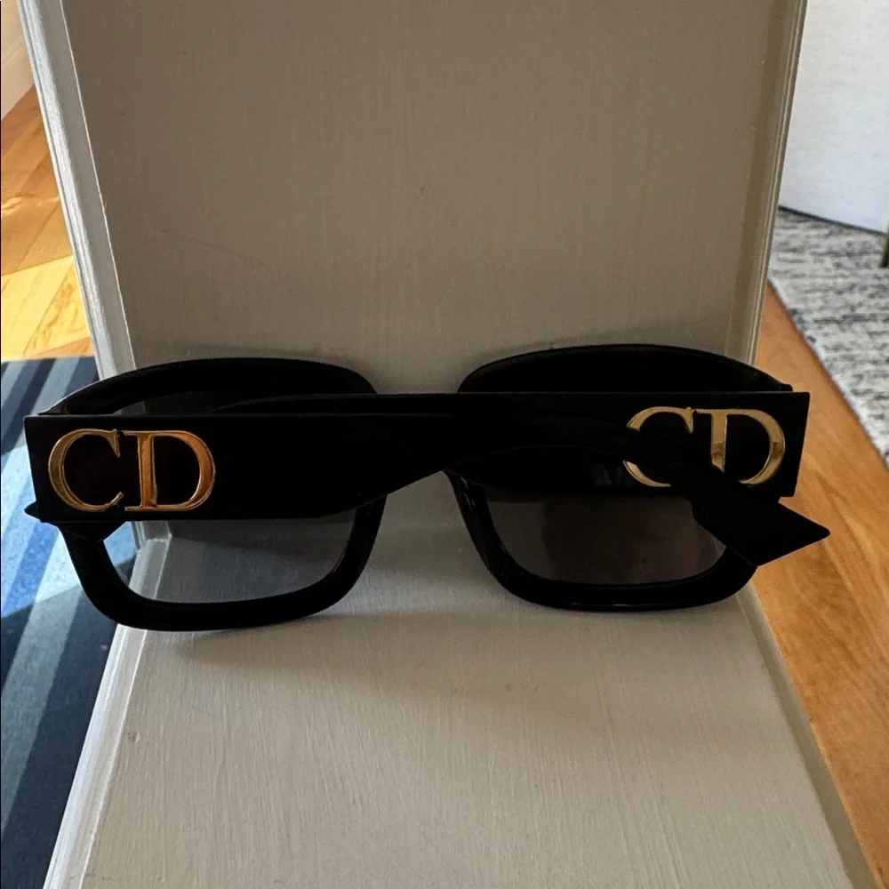 Dior Oversized Black Sunglasses - Picture 3 of 8